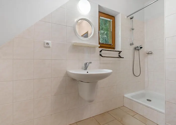 Gasthuis U Hraze 3*